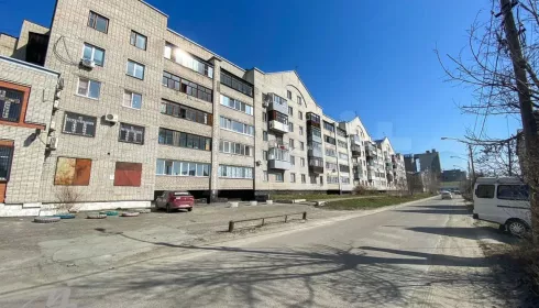 В Барнауле за 9,5 млн рублей продают квартиру комфорт-класса в доме по ГОСТу