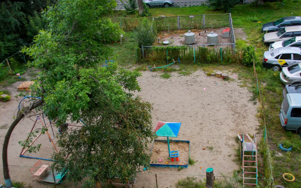 В центре Барнаула могут снести детскую площадку и деревья из-за газопровода