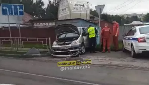 Две легковушки столкнулись на перекрестке в Барнауле