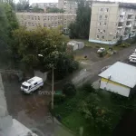 По всему подъезду кровь: в Барнауле нашли труп в пятиэтажке
