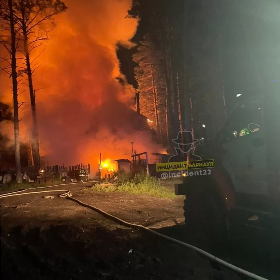 Что известно о пожаре в барнаульском парке-отеле 