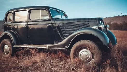 В Бийске продают ретроавтомобиль, переживший Великую Отечественную войну