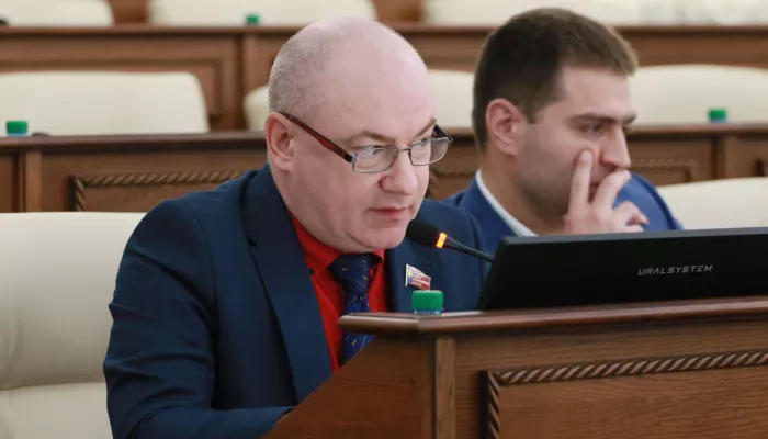 Депутат АКЗС Молотов принял вызов на дуэль от коллеги по парламенту