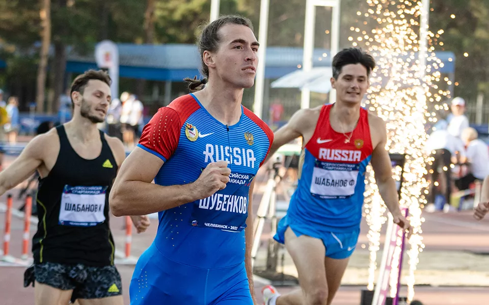 Шубенков выиграл заключительный старт сезона в барьерном спринте