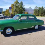 В Барнауле раритетный автомобиль предлагают обменять на баню-бочку