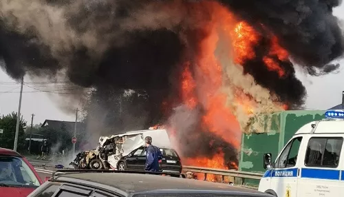 В Ярославской области столкнулись бензовоз и скорая – три человека погибли