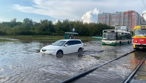 В Барнауле вновь затопило улицу Попова после дождя с грозой
