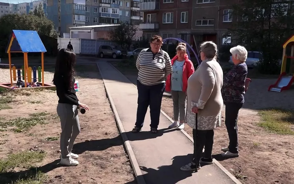 Барнаульцы пожаловались на благоустройство двора за 3 млн рублей