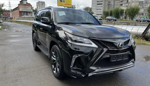 Эксклюзивный Lexus в бронеплёнке в Бийске продают за 15 млн рублей