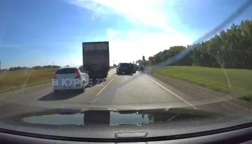 Несколько авто устроили массовое ДТП на трассе Барнаул - Бийск