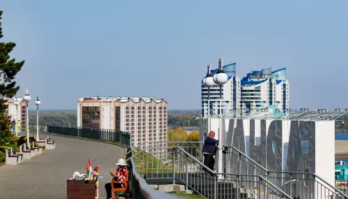 В Барнауле обновят лестницу и установят шлагбаумы у Нагорного парка и набережной