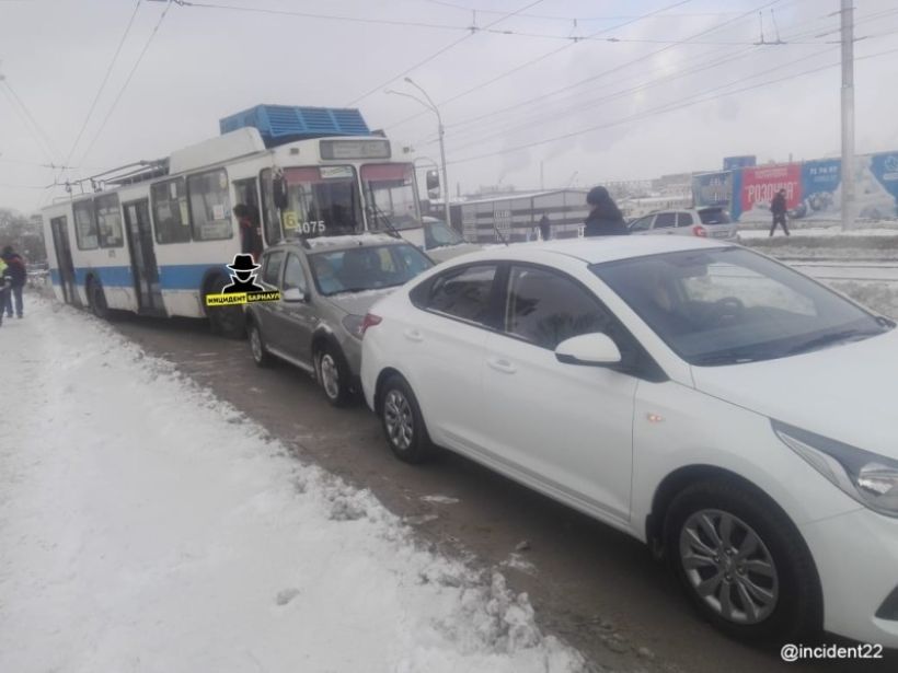  Фото:Инцидент Барнаул; Барнаул 22