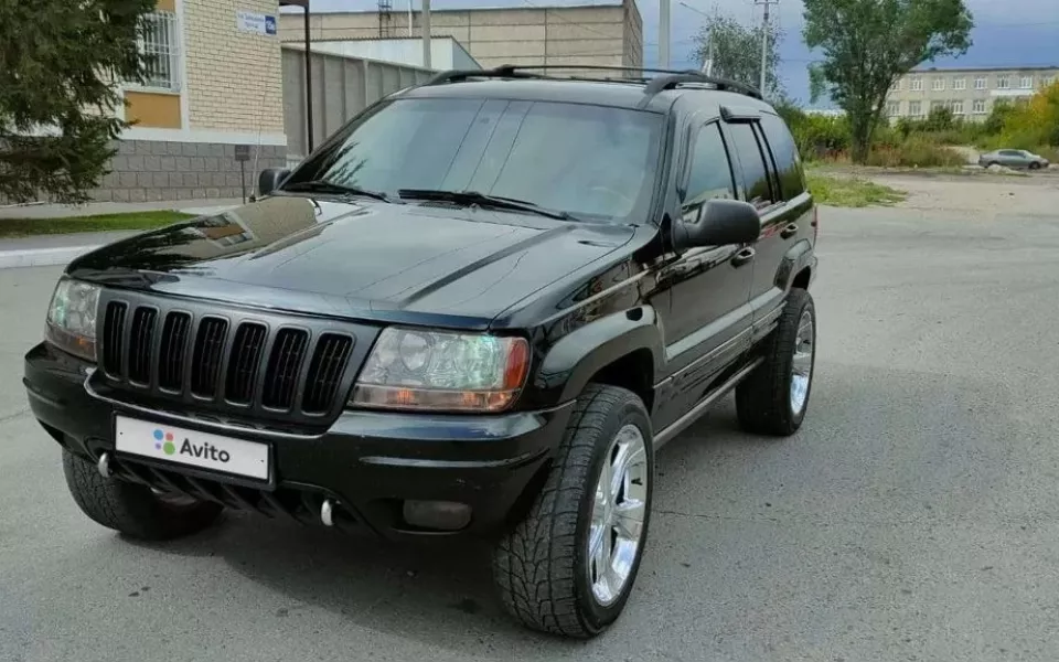 Автомобиль для ценителей: в Барнауле продают Jeep за 750 тысяч рублей
