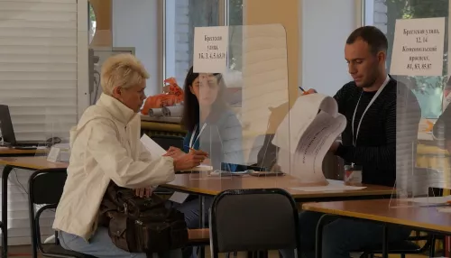 В Барнауле общественники следят за голосованием на избирательных участках