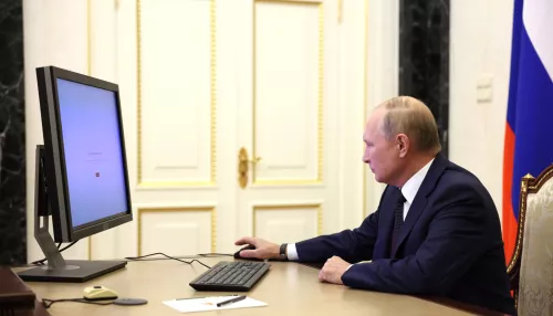 Владимир Путин проголосовал онлайн на выборах в Москве