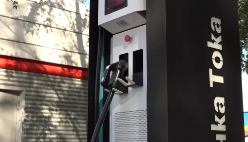 Новые технологии. В Барнауле становится проще заряжать электротранспорт