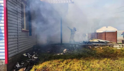 В Республике Алтай пожар почти полностью уничтожил аптеку
