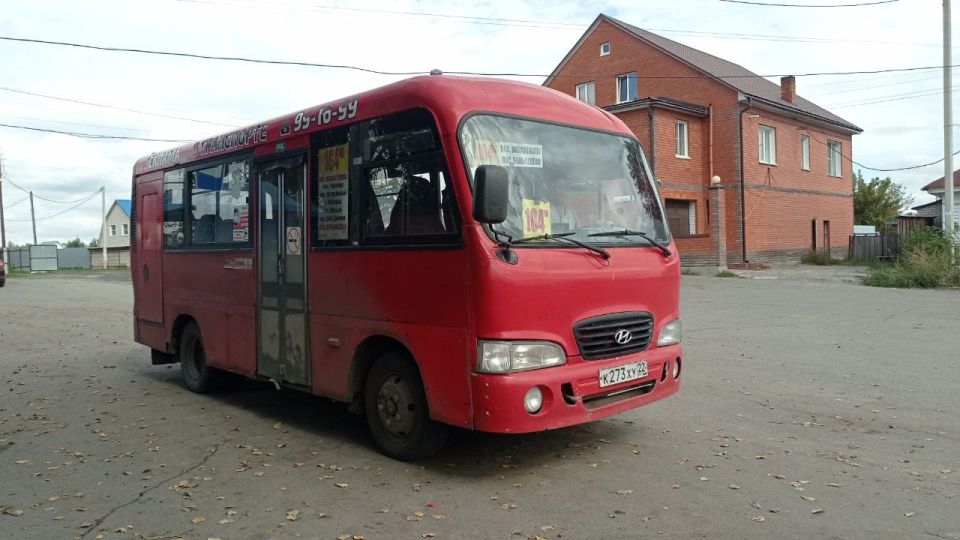 Красный автобус № 104ю