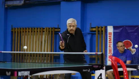 Губернатор Томенко наградил орденом экс-главу Алтайского края Льва Коршунова