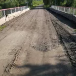 В Косихинском районе привели в порядок деревянный мост