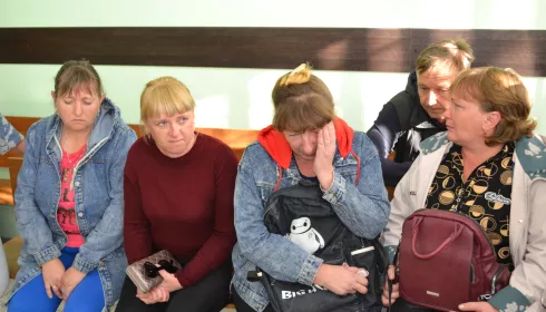 Море слез: как в Алтайском крае выносили приговор педагогу за гибель троих детей