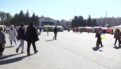 Виктор Томенко поздравил рубцовчан с юбилеем города