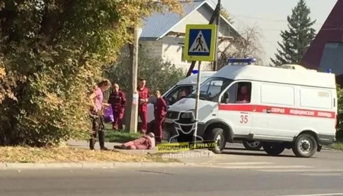 В Барнауле водитель сбил женщину на переходе и уехал