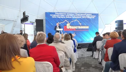 В Барнауле обсудили новые тренды воспитания молодежи