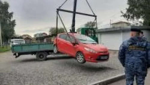 Житель Бийска пешком пошел домой из-за ареста автомобиля