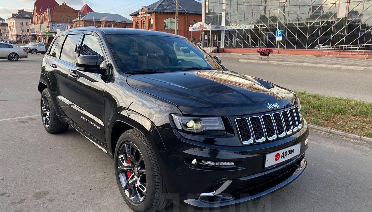 В Барнауле выставили на продажу Jeep Grand Cherokee с панорамной крышей -  Толк 28.09.2022