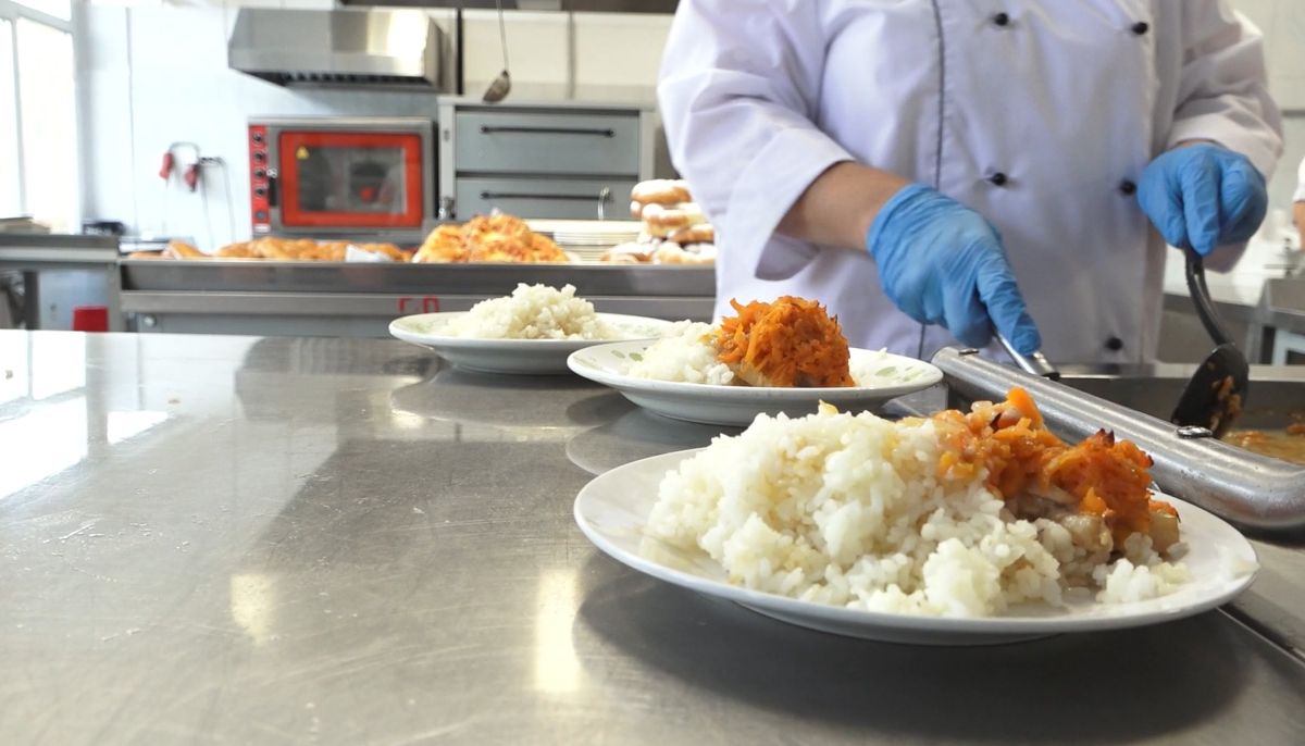 Столовая школы 92 красноярск 2022. Школьное питание. График питания в школьной столовой 2022-2023. Питание в школе 2022 2023. Питание в школах 2022-2023.