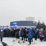 Митинг #МыВместе начался в центре Барнаула, несмотря на снег и холод
