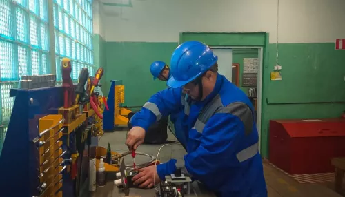 На Алтай-Коксе определили лучших электромонтеров