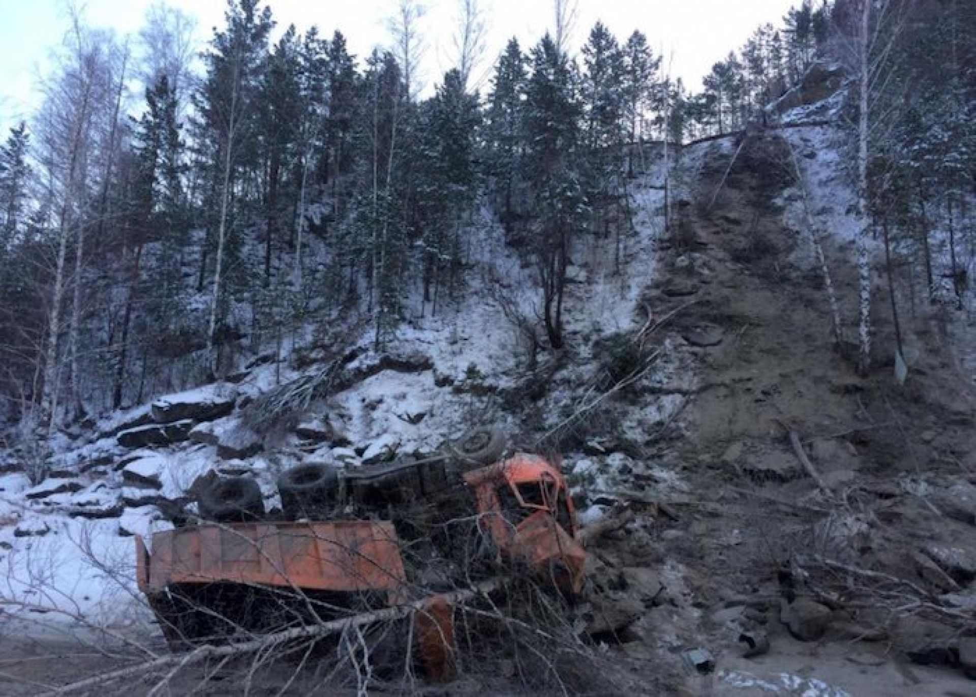 Газ в республике алтай. Авария в Республике Алтай в Горном Алтае. Алтай дорога с обрывом.