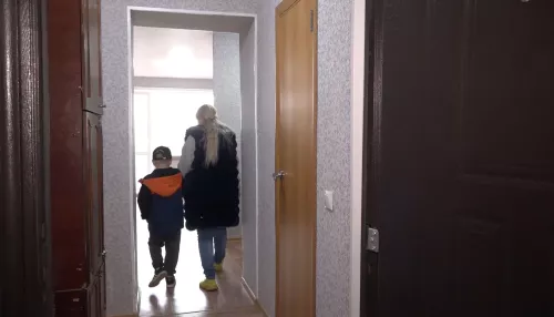 Многодетная семья из Барнаула спустя семь лет получила долгожданное жильё