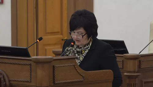 Зарплата и нехватка кадров: в Алтайском крае обсудили тему труда педагогов