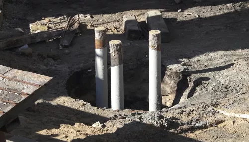 На Новом рынке устанавливают новые опоры для моста