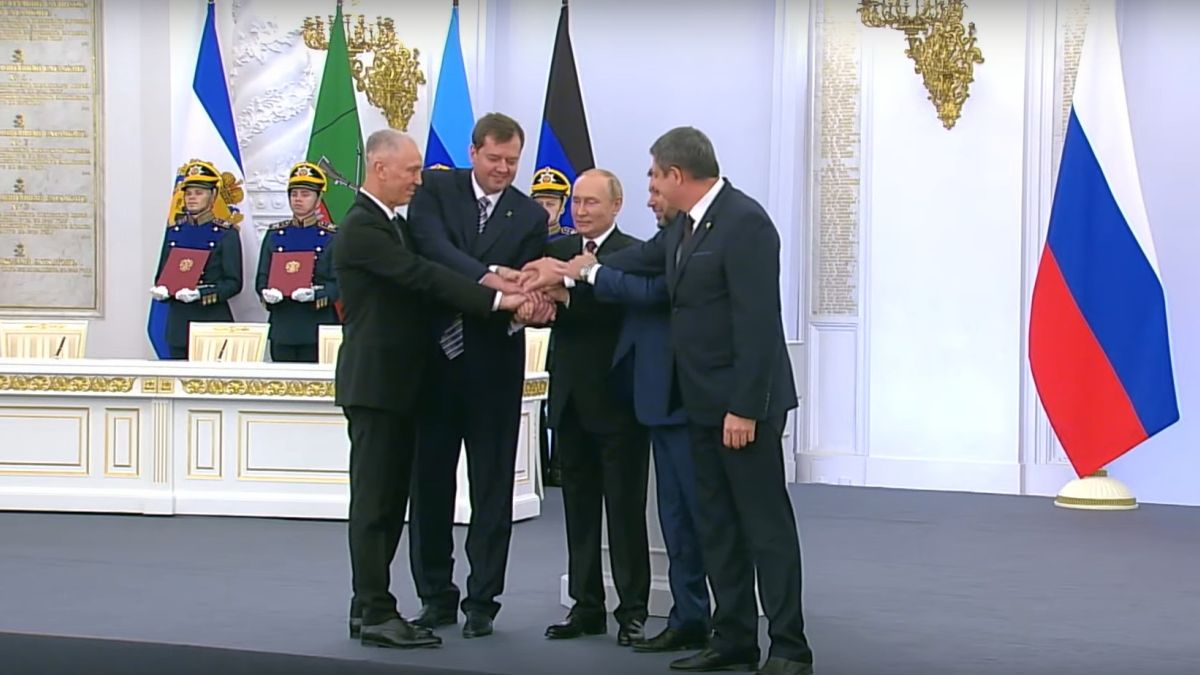Подписание договоров о вхождении в состав России новых регионов