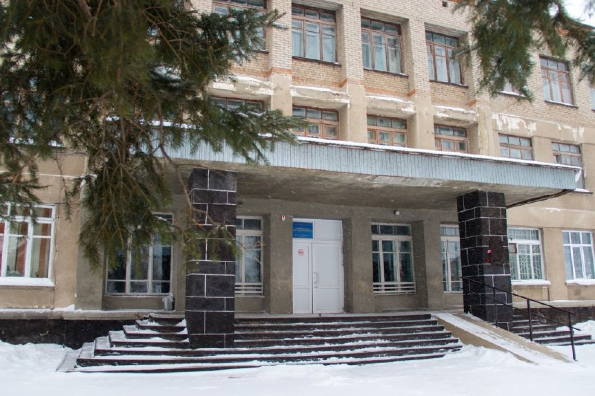 Школа 103 барнаул. Дистанционное обучение школа 13. Барнаульские школы алтайского края. Барнаульские школы алтайского края. Барнаул дистанционное обучение школа 127.