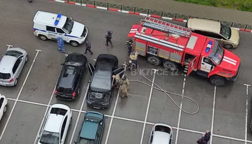 В Барнауле 6 октября на парковках сгорели два автомобиля