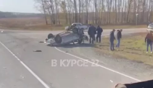 На трассе Барнаул - Заринск произошло жесткое ДТП с перевертышем