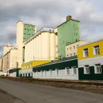 Барнаульский элеватор преобразился в желто-зеленый цвет