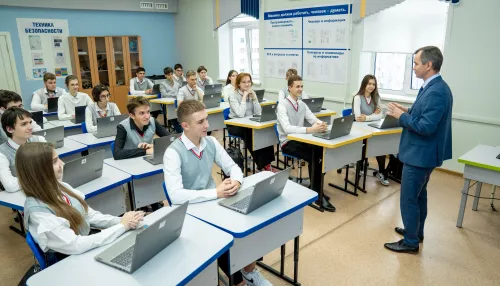 Сбер и Минцифры Алтайского края рассказали школьникам о техпредпринимательстве