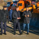 Глава Барнаула проверил готовность техники для зимней уборки дорог