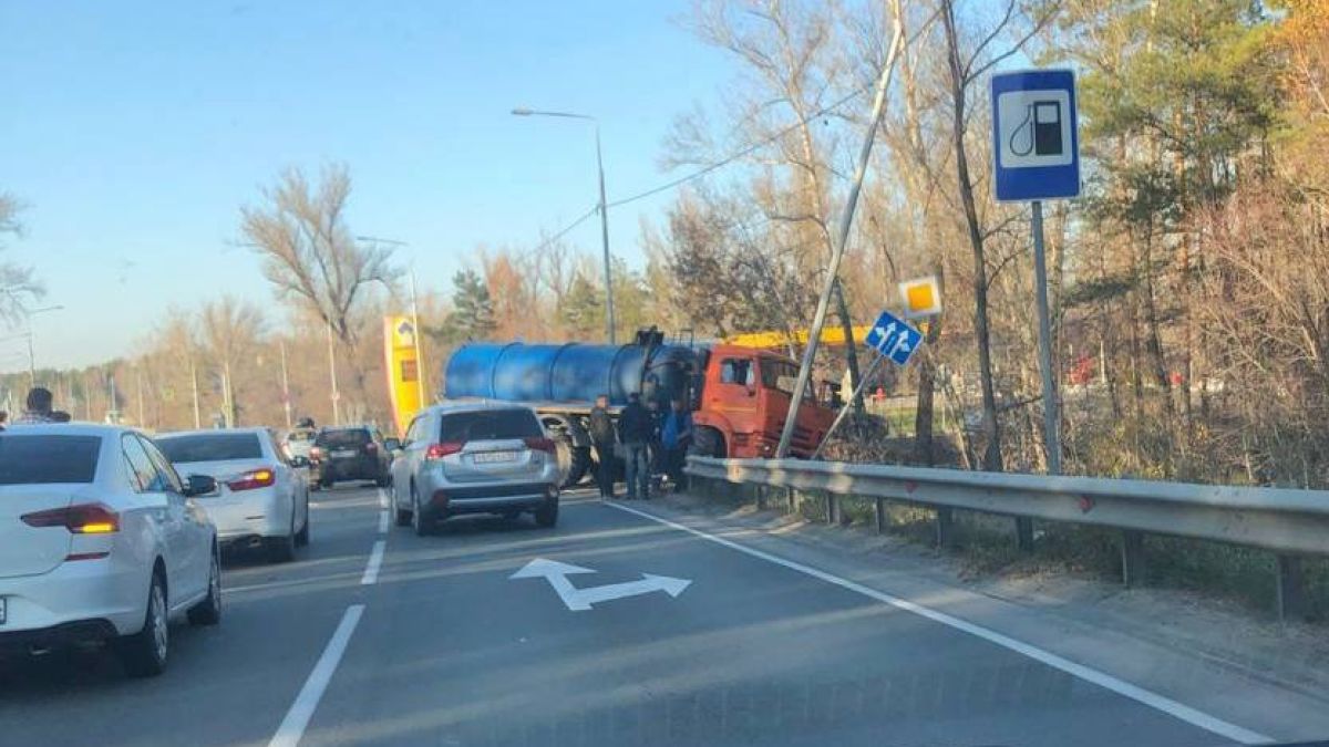 Авария на шоссе Ленточный бор