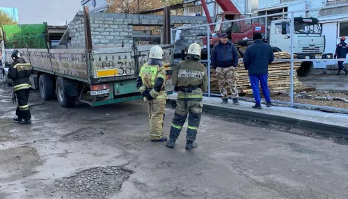 Очевидцы: в Барнауле на проспекте Калинина обвалилось строящееся здание