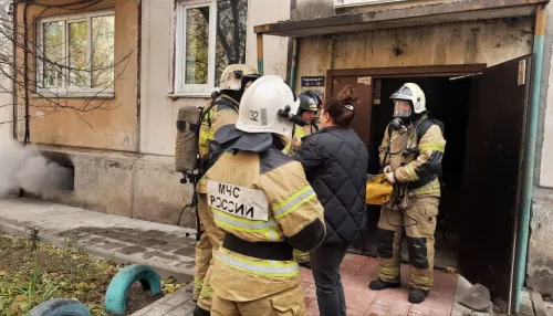 В Рубцовске эвакуировали 20 человек из-за пожара в доме