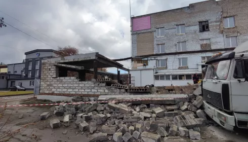 Погибли двое рабочих. Стали известны подробности обрушения здания в Барнауле
