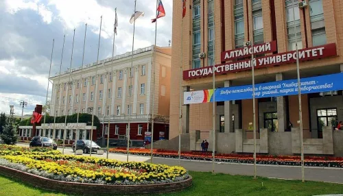 Барнаул передаст почетную доску в центре города в федеральную собственность