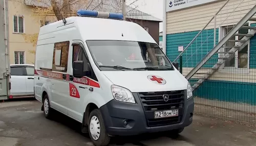Алтайские больницы получили 18 новых машин скорой помощи